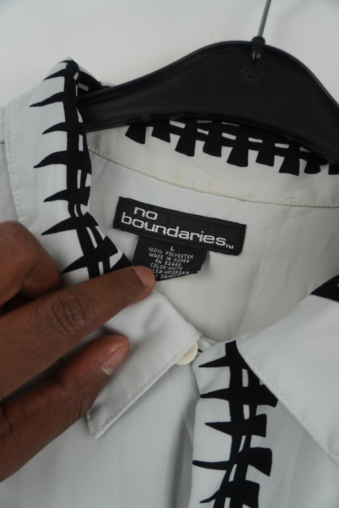 no boundaries graphic shirt