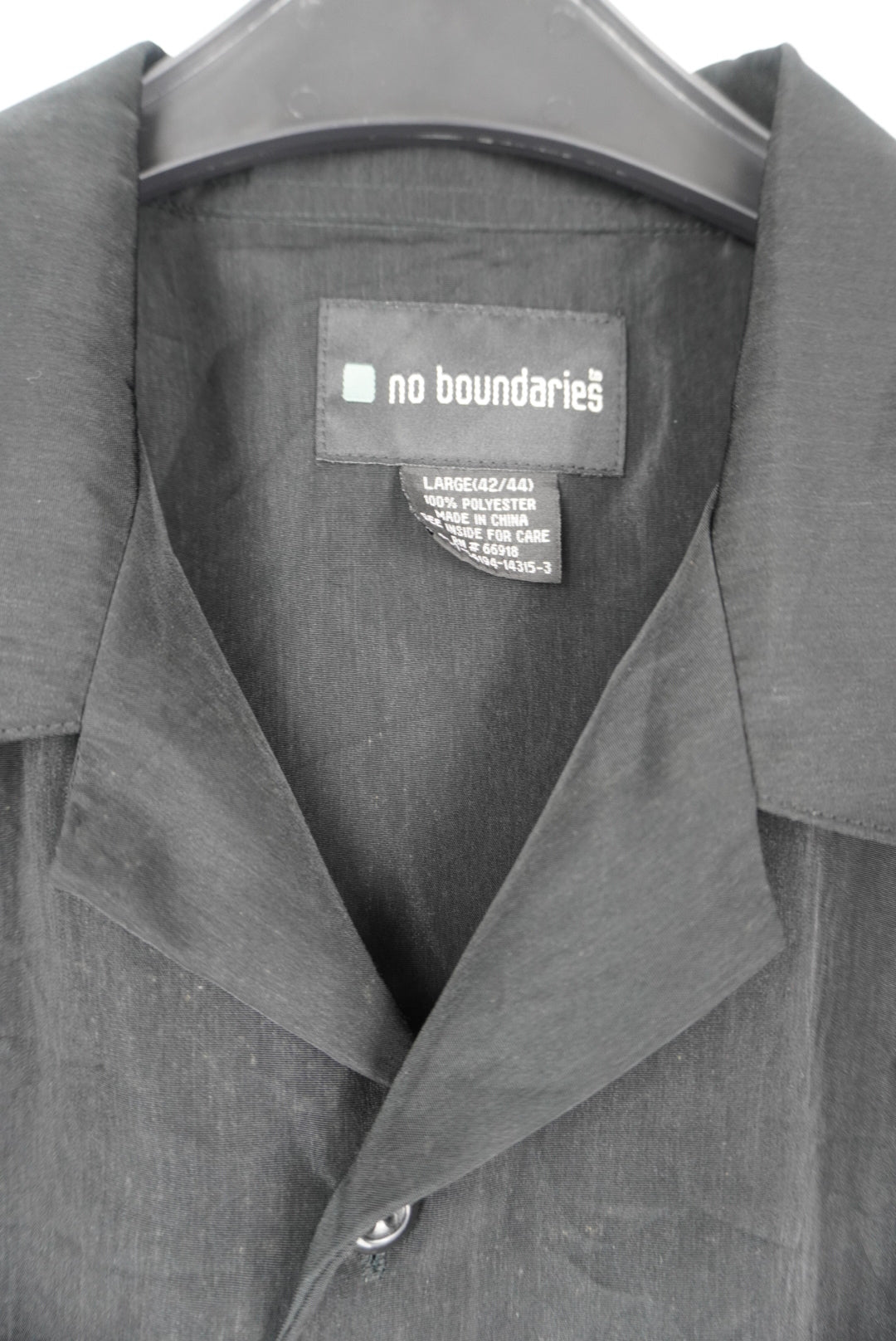 no boundaries graphic shirt