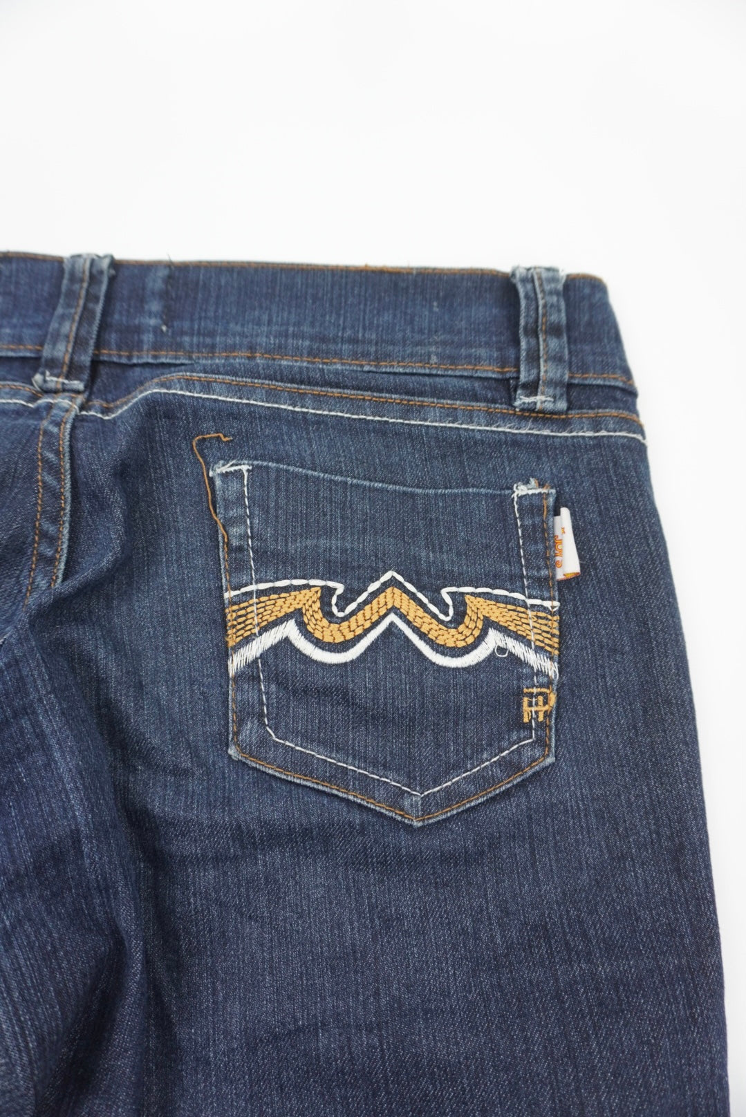 Pin Joy‘s flared Pants