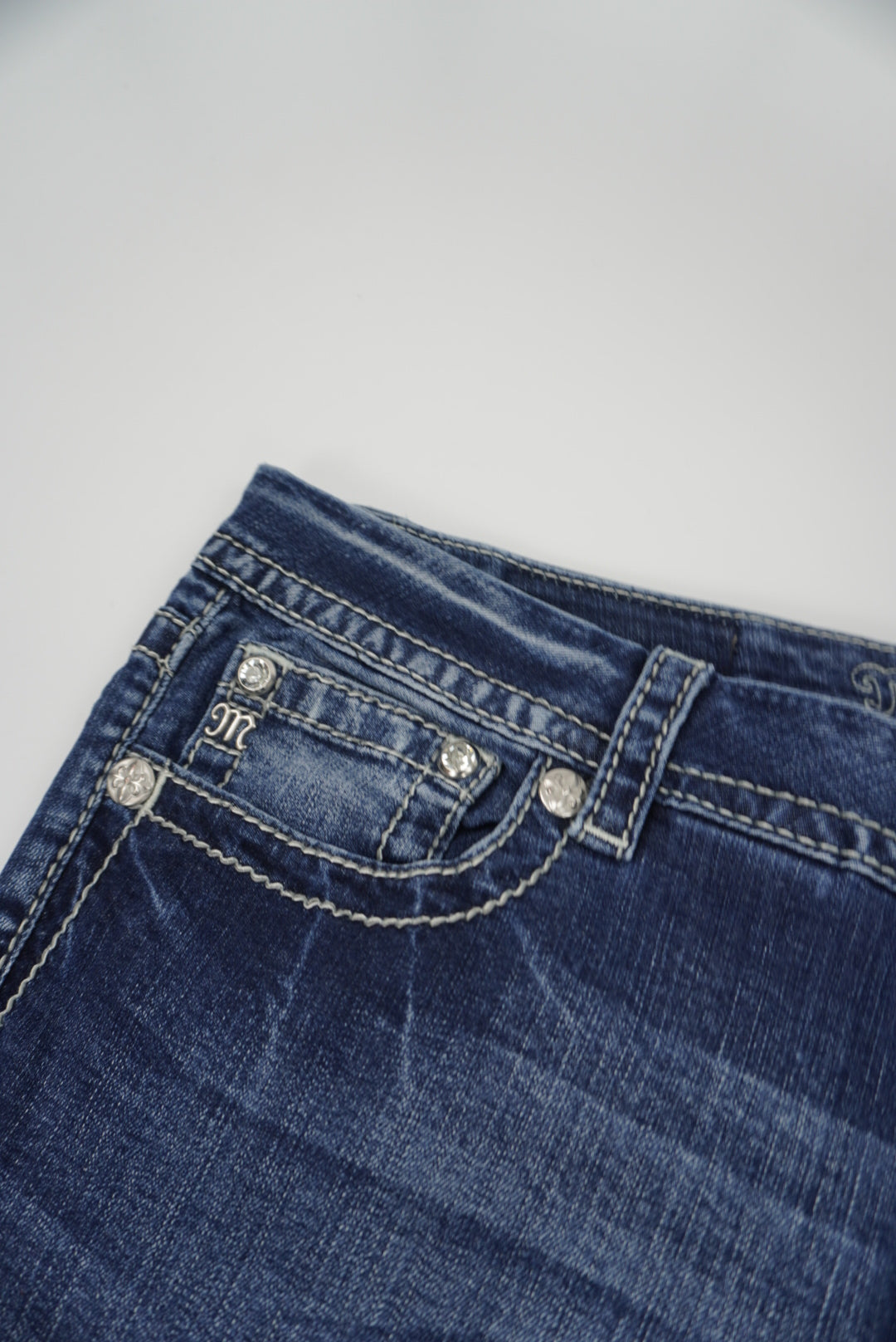 Miss Me mid rise easy boot Pants