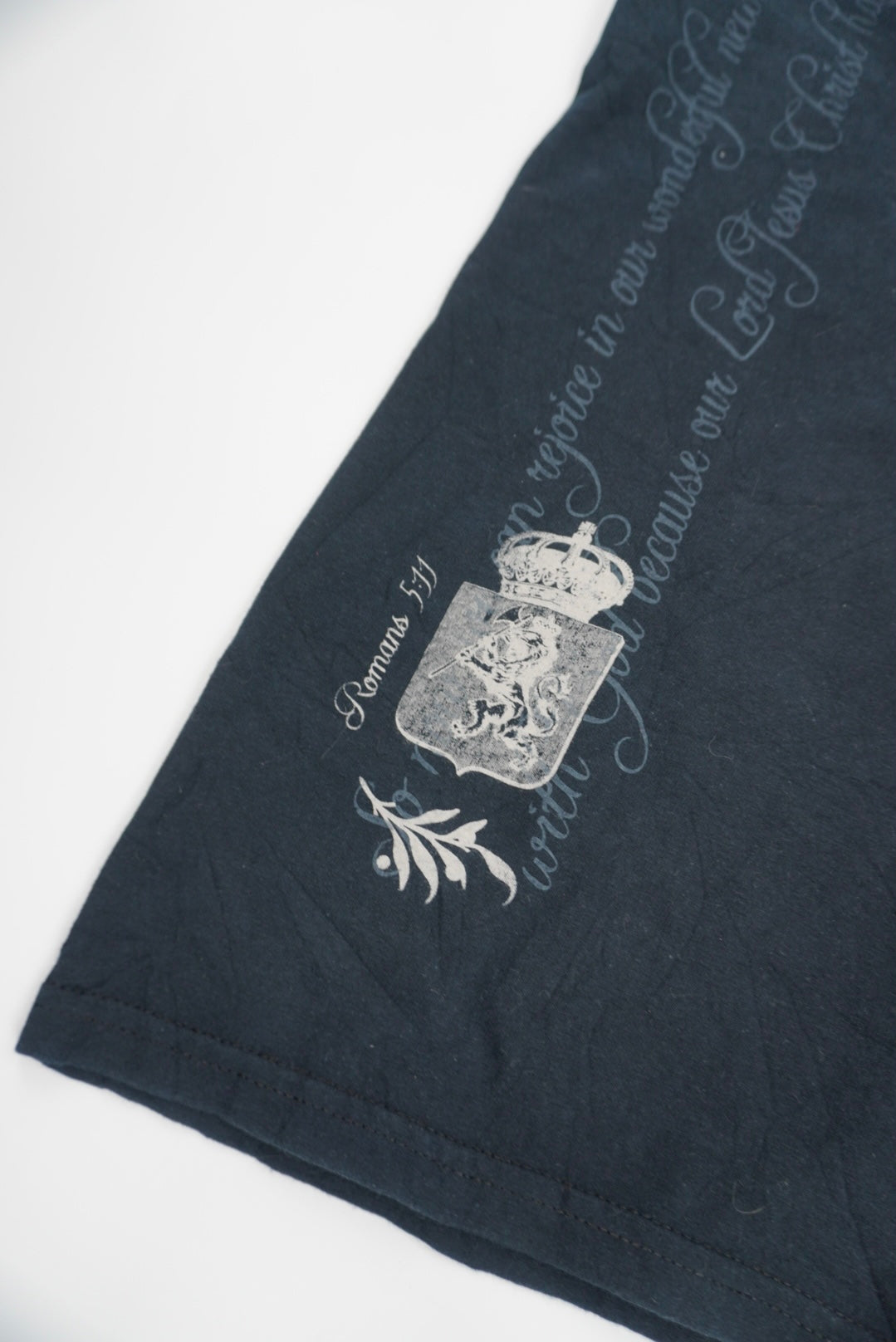 unbranded graphic tee